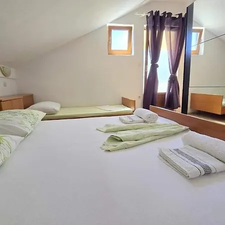 Apartment By The Sea Banjol, Rab - 25541 Banjol